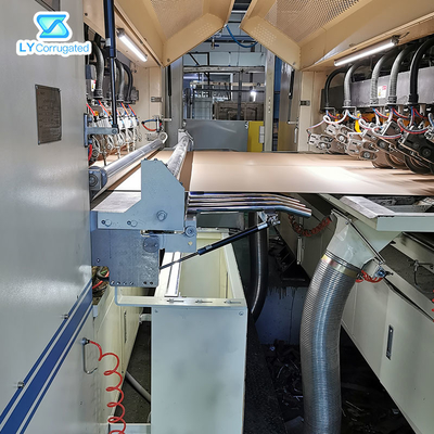 Slitter Scorer System kontroli naprężenia sieci 1800 mm Rozmiar wstęgi tektury